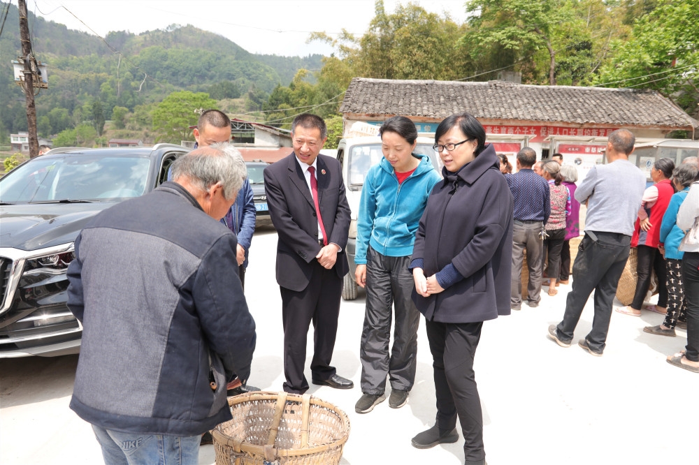 绵阳市检察院党组书记检察长王红率队